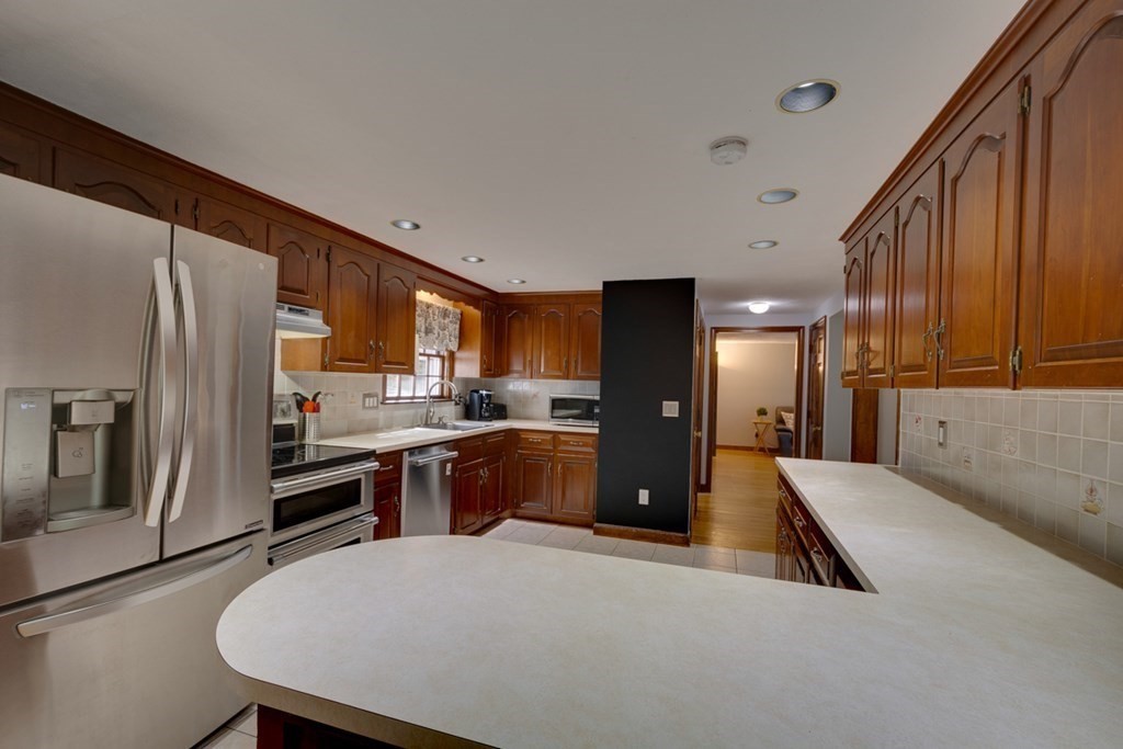 2 Robin Road Milford, MA 01757 - Photo 12 of 40 Gallery Image 12