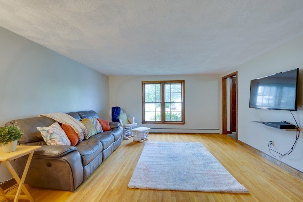 2 Robin Road Milford, MA 01757 - Photo 6 of 40 Gallery Image 6