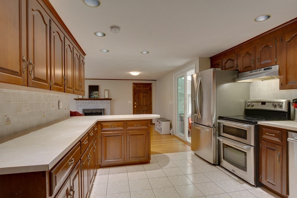 2 Robin Road Milford, MA 01757 - Photo 9 of 40 Gallery Image 9