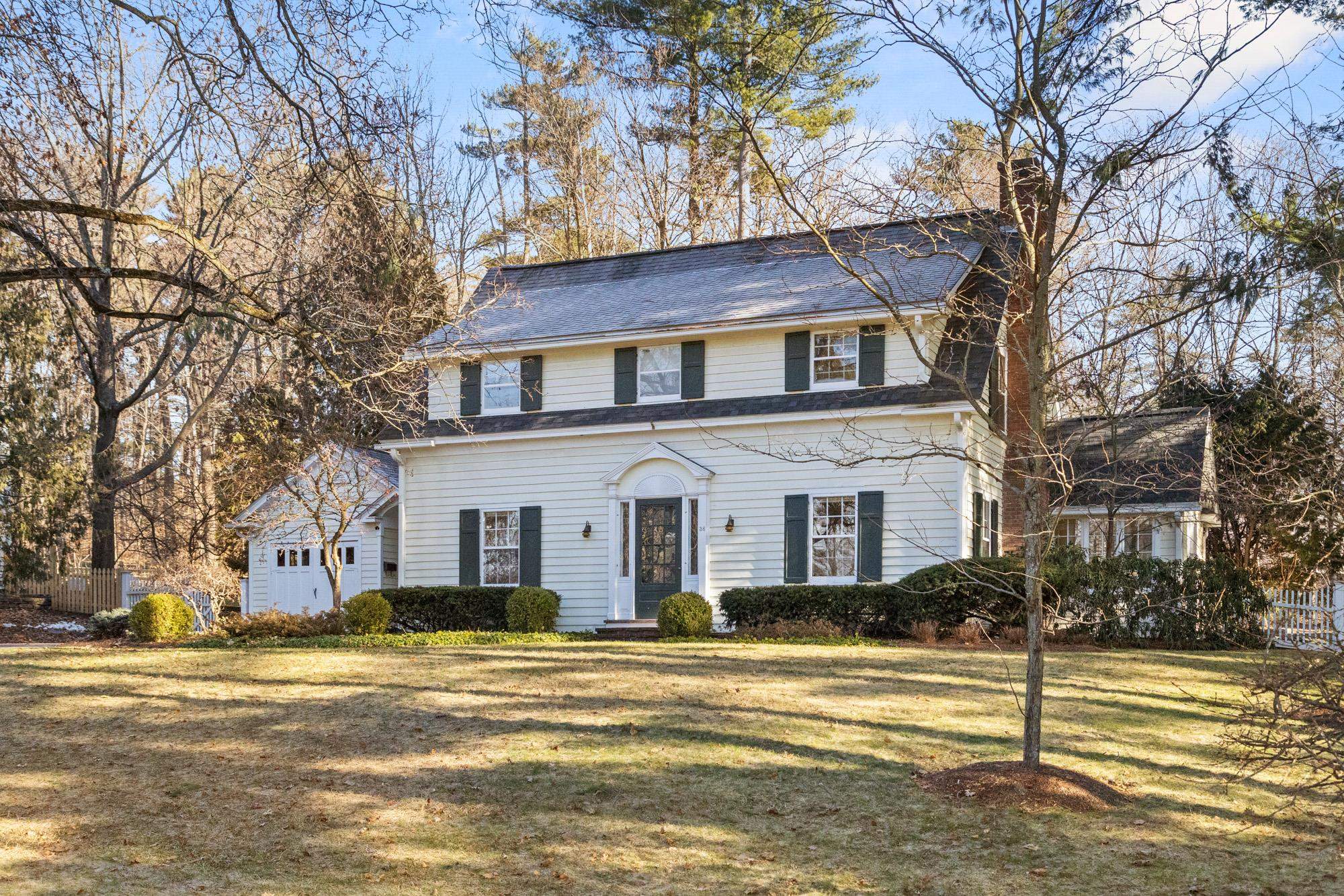 36 Hillcrest Road Burlington, VT 05401 - Photo 1 of 40 Gallery Image 1