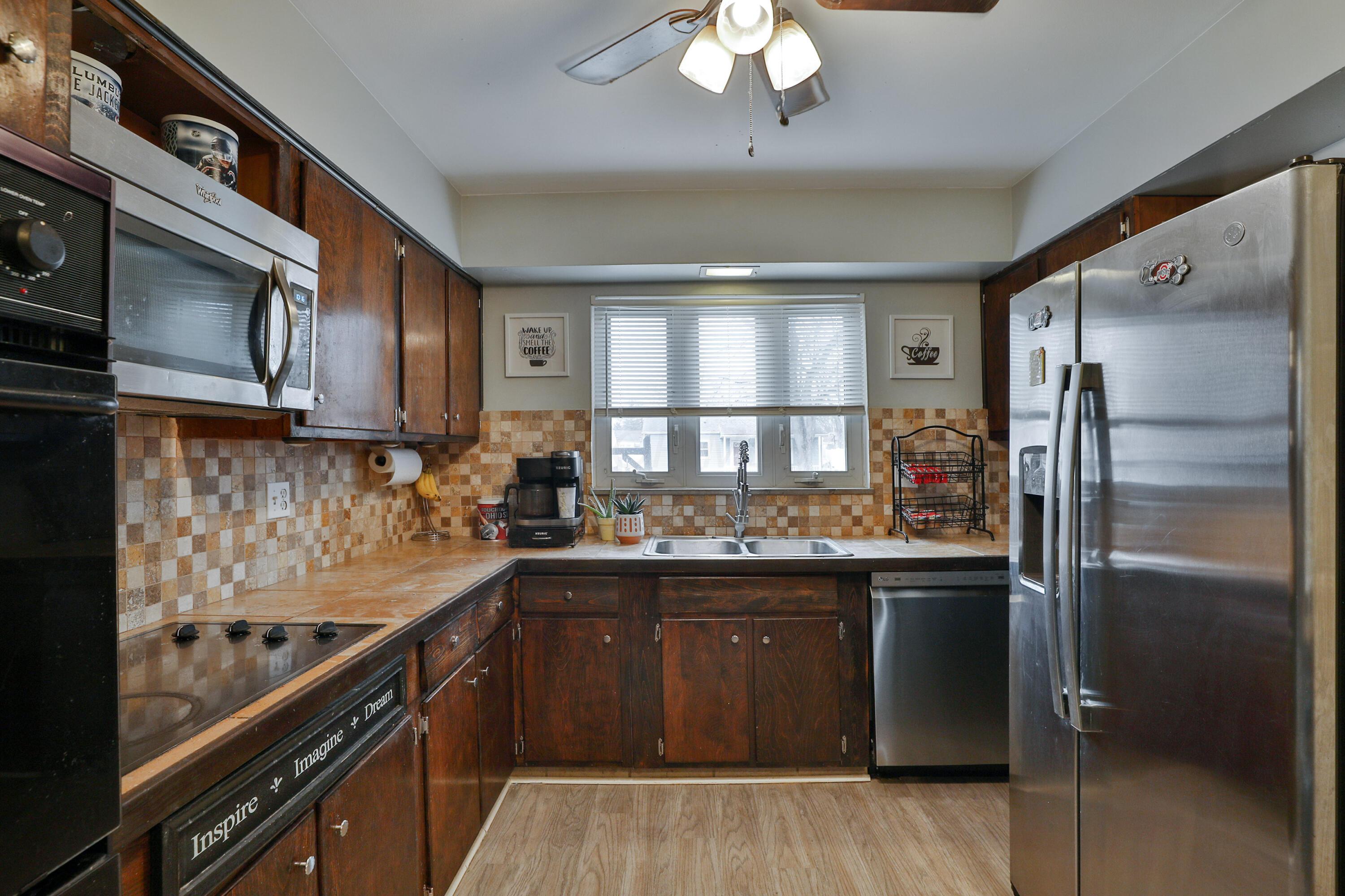 404 Old Village Road Columbus, OH 43228 - Photo 11 of 43 Eat-in Kitchen