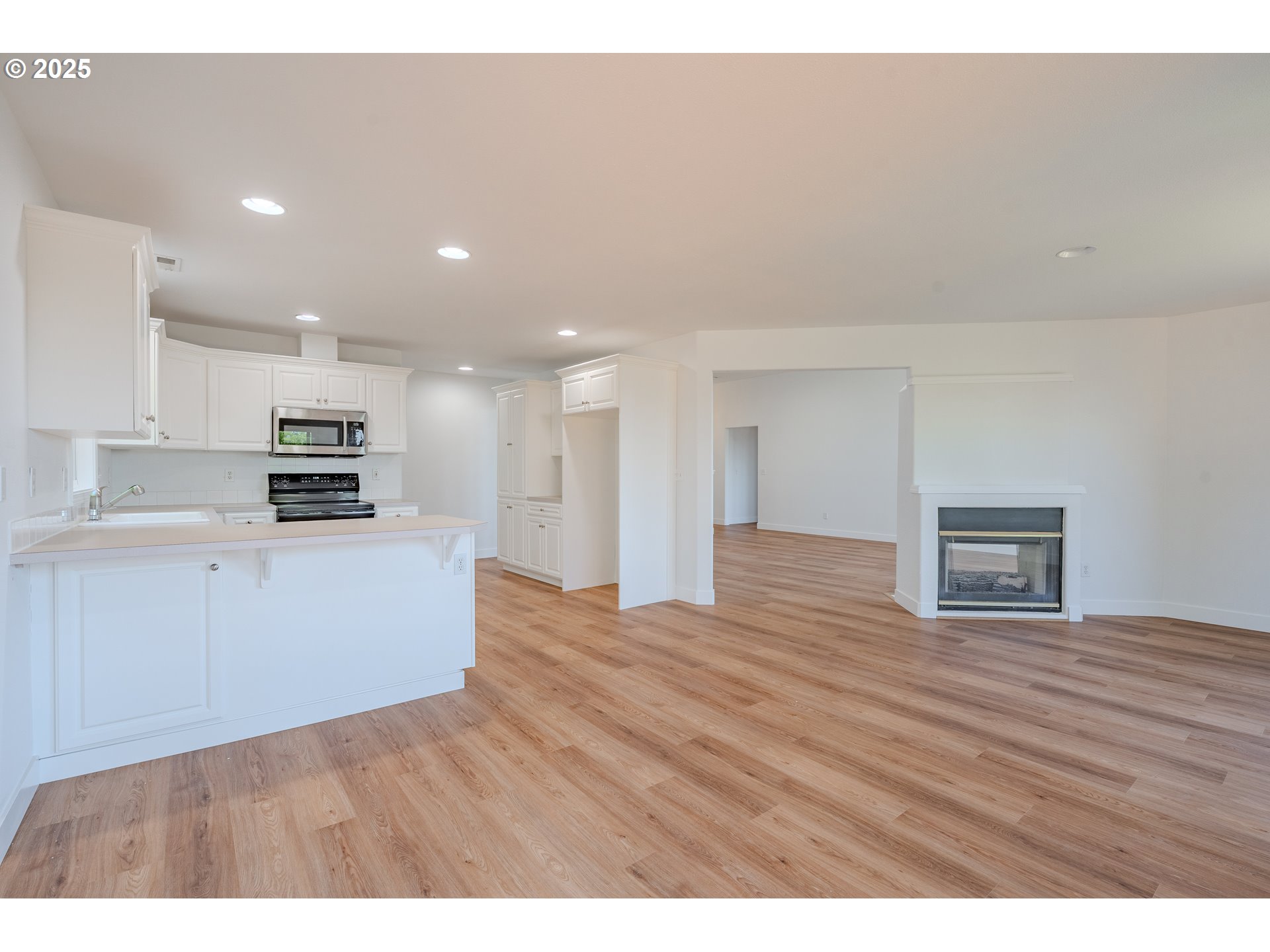 642 East Pioneer Loop La Center, WA 98629 - Photo 15 of 48