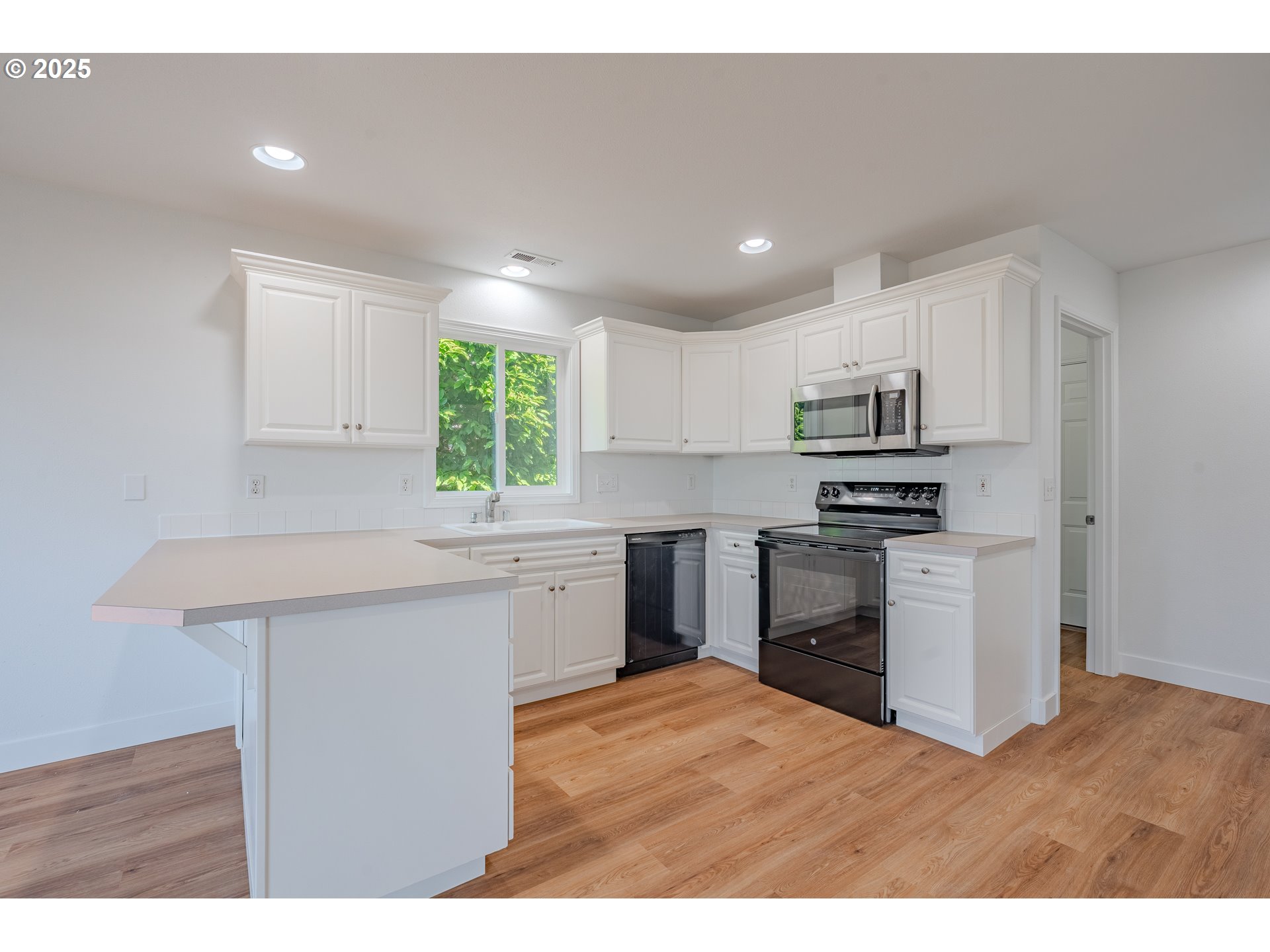642 East Pioneer Loop La Center, WA 98629 - Photo 16 of 48