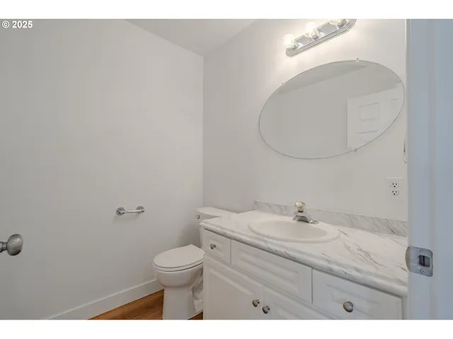 $630,000 | 642 East Pioneer Loop, La Center, WA 98629