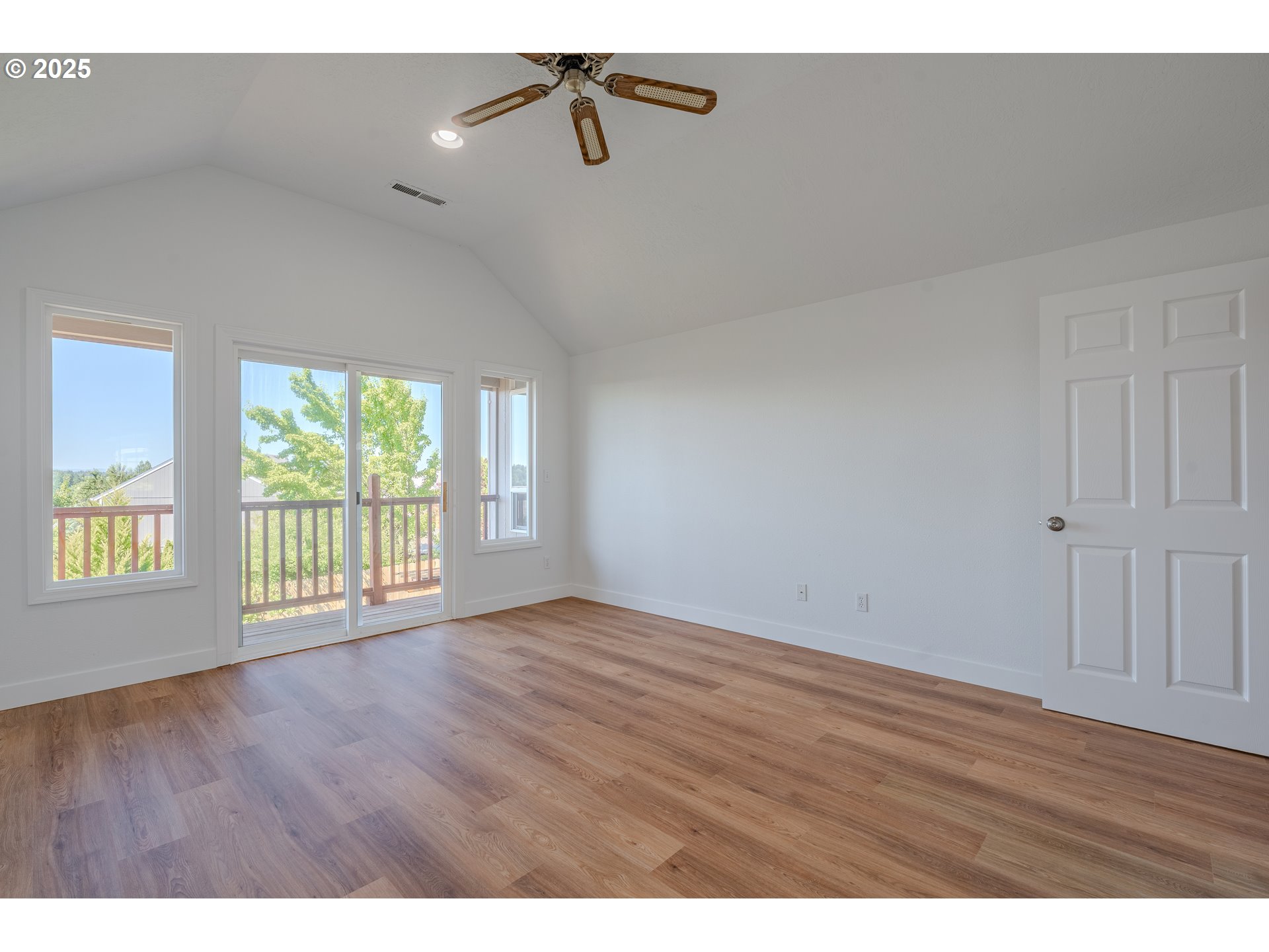 642 East Pioneer Loop La Center, WA 98629 - Photo 24 of 48