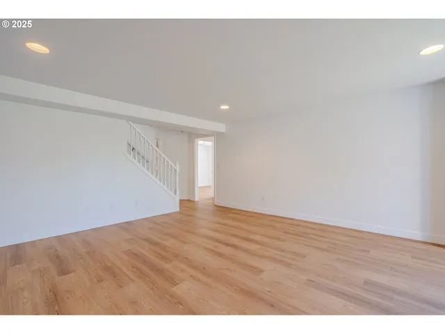 $630,000 | 642 East Pioneer Loop, La Center, WA 98629