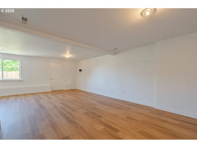 $630,000 | 642 East Pioneer Loop, La Center, WA 98629