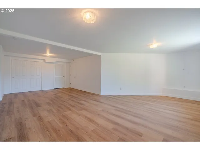 $630,000 | 642 East Pioneer Loop, La Center, WA 98629