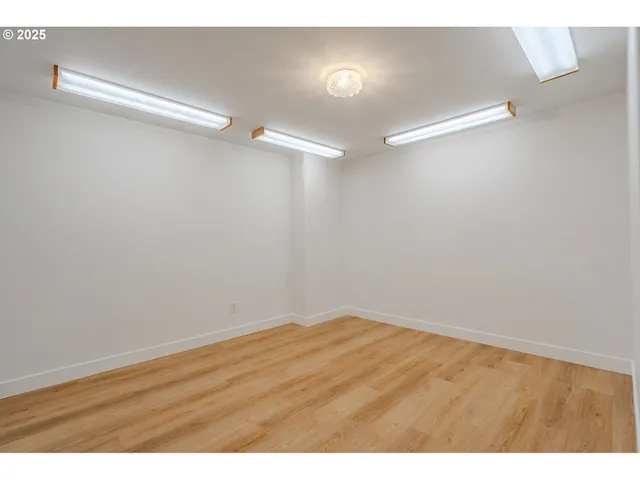 $630,000 | 642 East Pioneer Loop, La Center, WA 98629