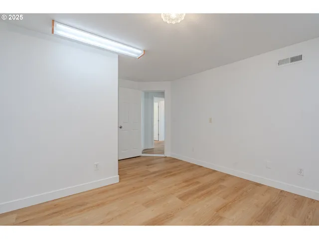 $630,000 | 642 East Pioneer Loop, La Center, WA 98629