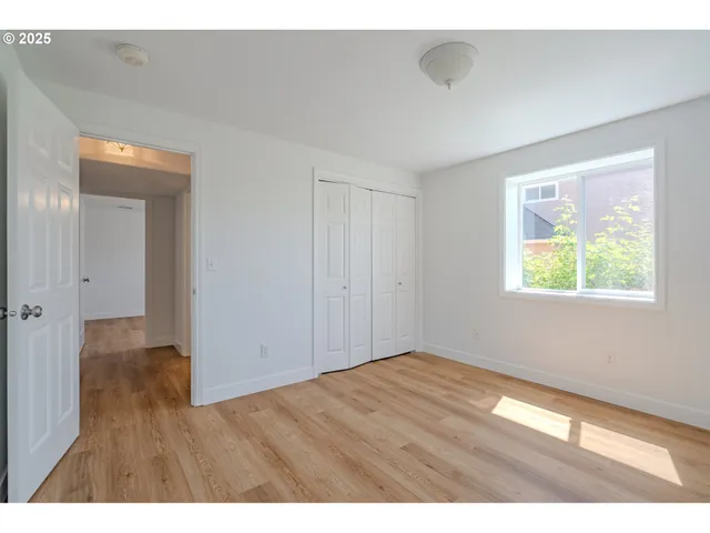 $630,000 | 642 East Pioneer Loop, La Center, WA 98629