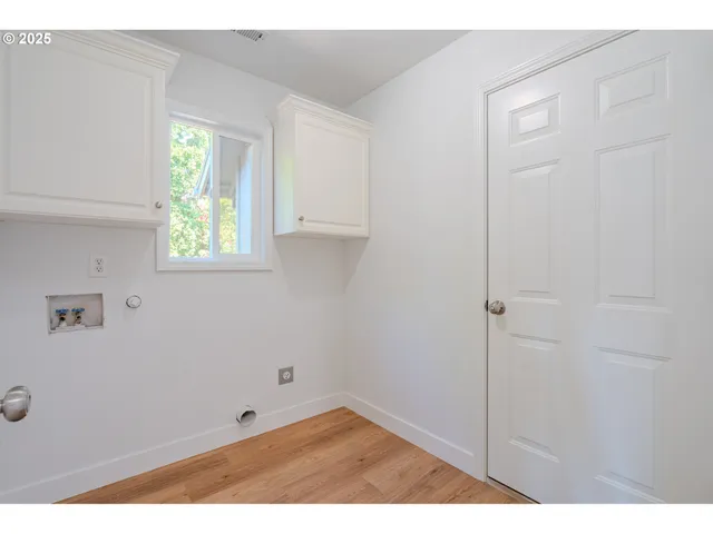 $630,000 | 642 East Pioneer Loop, La Center, WA 98629