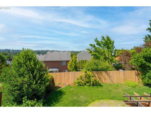 $630,000 | 642 East Pioneer Loop, La Center, WA 98629