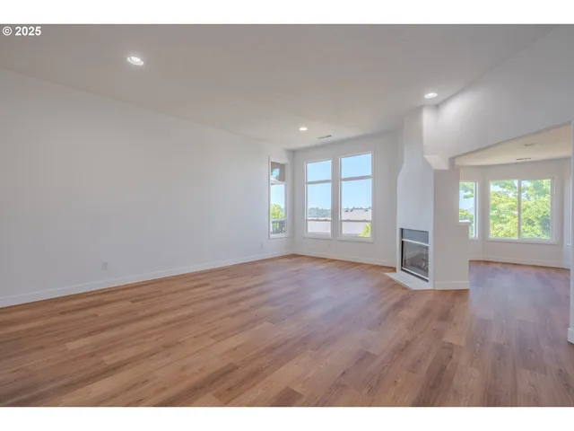 $630,000 | 642 East Pioneer Loop, La Center, WA 98629