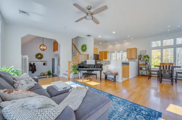 $745,000 | 112 Apple Hill Road, Sunapee, NH 03782