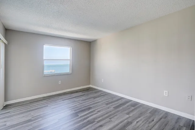 $2,700 | 410 Wilma Circle, Unit 303, Riviera Beach, FL 33404