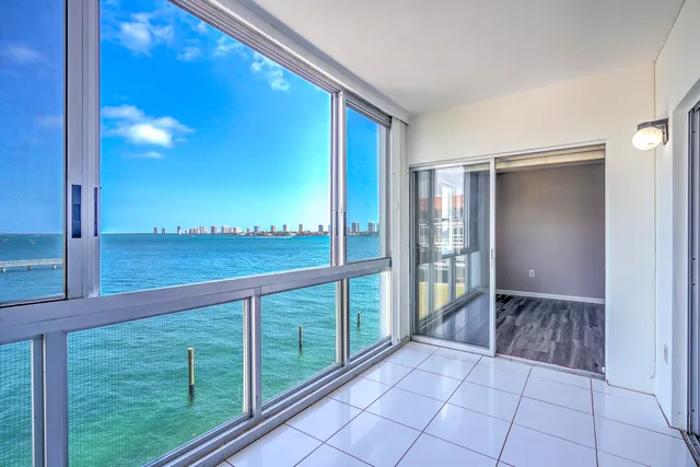 $2,700 | 410 Wilma Circle, Unit 303, Riviera Beach, FL 33404