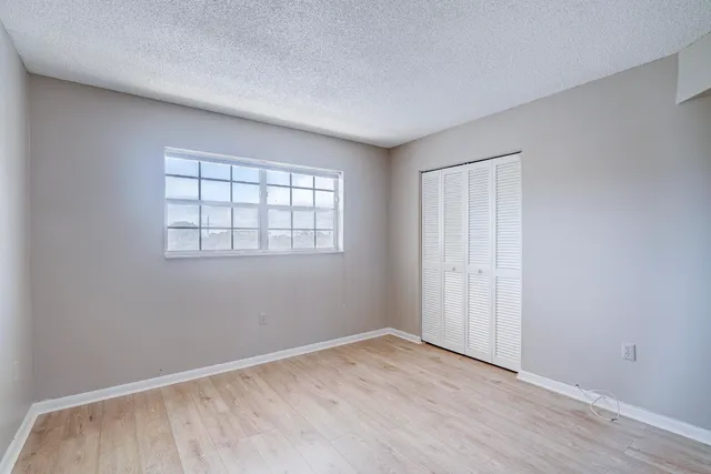 $2,700 | 410 Wilma Circle, Unit 303, Riviera Beach, FL 33404