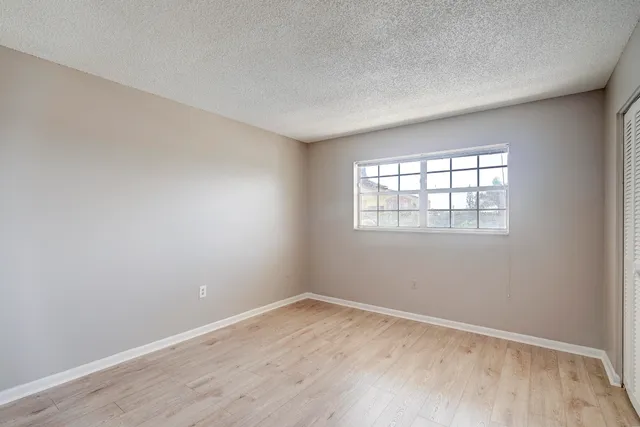 $2,700 | 410 Wilma Circle, Unit 303, Riviera Beach, FL 33404