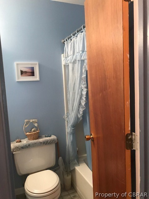 3236 Pine Grove Road Gloucester, VA 23061 - Photo 13 of 15 Full Guest bath