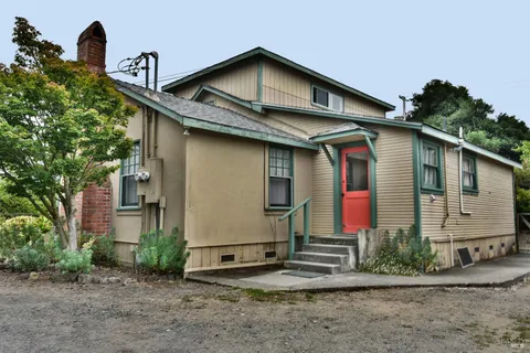 $1,200,000 | 704 Bloomfield Road, Sebastopol, CA 95472