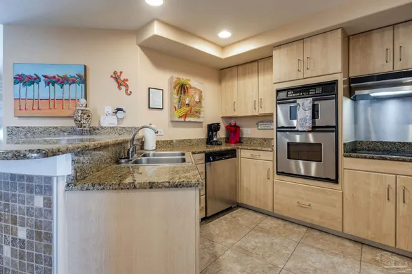 $985,000 | 521 West Beach Boulevard, Unit 702, Gulf Shores, AL 36542