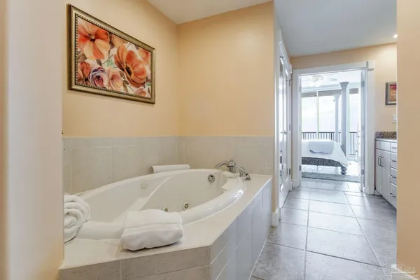 $985,000 | 521 West Beach Boulevard, Unit 702, Gulf Shores, AL 36542