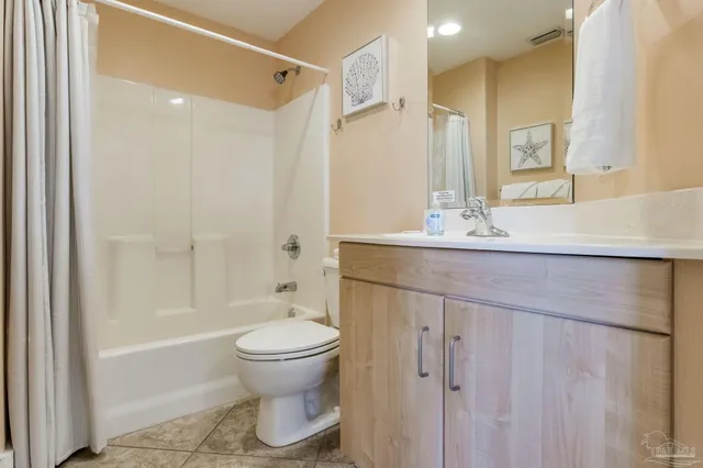 $985,000 | 521 West Beach Boulevard, Unit 702, Gulf Shores, AL 36542