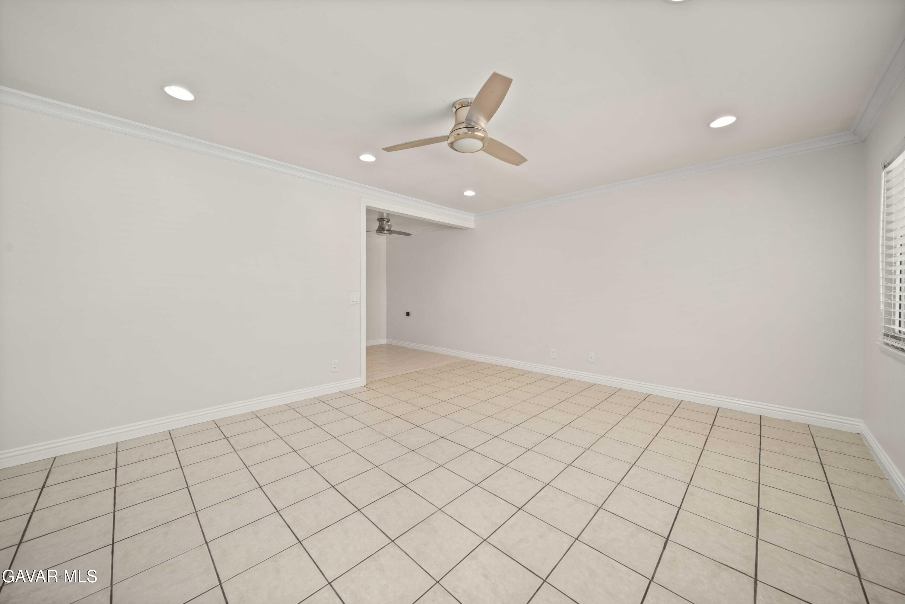 38818 Deer Run Road Palmdale, CA 93551 - Photo 7 of 33 38818 Deer Run Rd -7