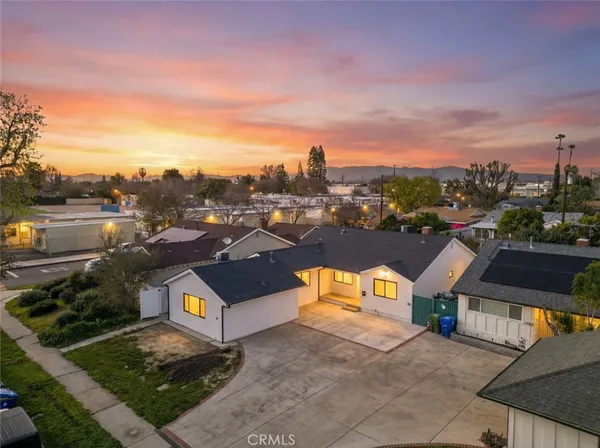 $4,200 | 15753 Cohasset Street, Van Nuys, CA 91406