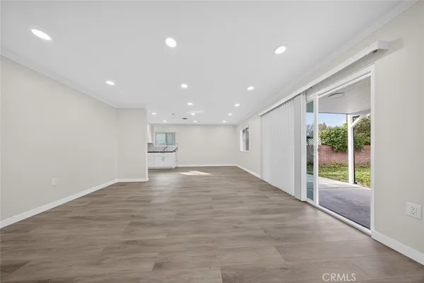 $4,200 | 15753 Cohasset Street, Van Nuys, CA 91406