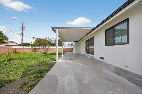$4,200 | 15753 Cohasset Street, Van Nuys, CA 91406
