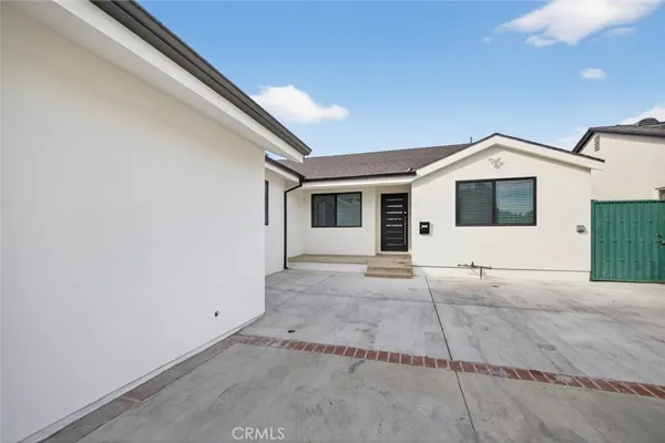 $4,200 | 15753 Cohasset Street, Van Nuys, CA 91406