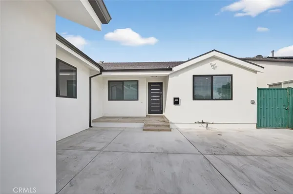 $4,200 | 15753 Cohasset Street, Van Nuys, CA 91406