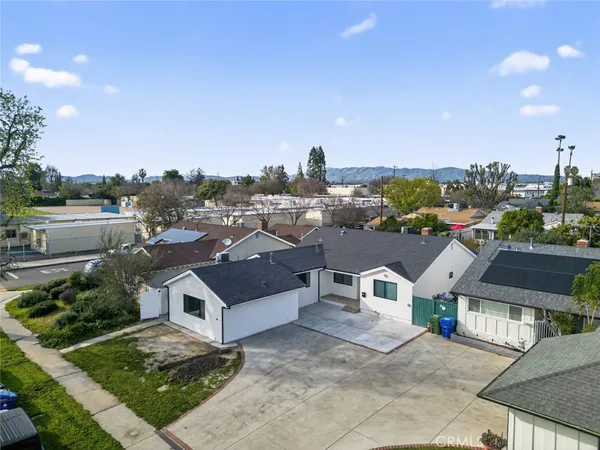 $4,200 | 15753 Cohasset Street, Van Nuys, CA 91406