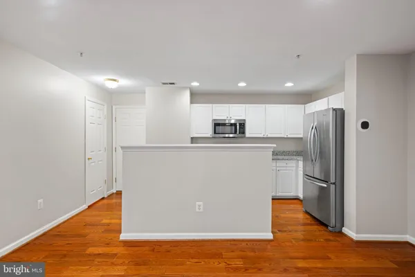 $3,200 | 177 Martin Lane, Alexandria, VA 22304