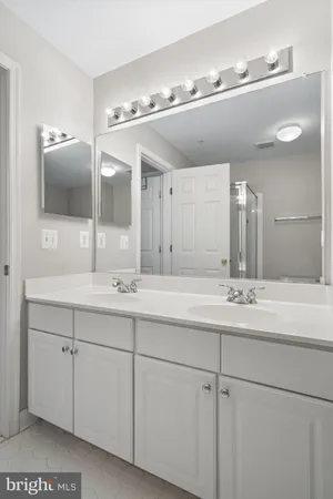 $3,200 | 177 Martin Lane, Alexandria, VA 22304