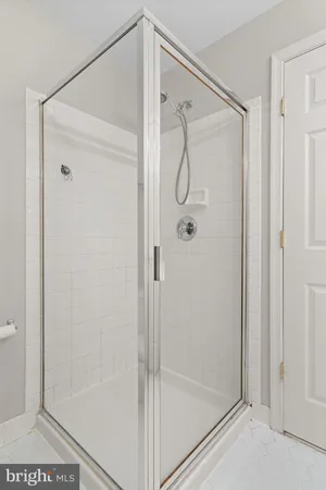 $3,200 | 177 Martin Lane, Alexandria, VA 22304