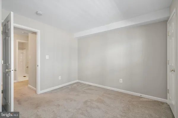 $3,200 | 177 Martin Lane, Alexandria, VA 22304