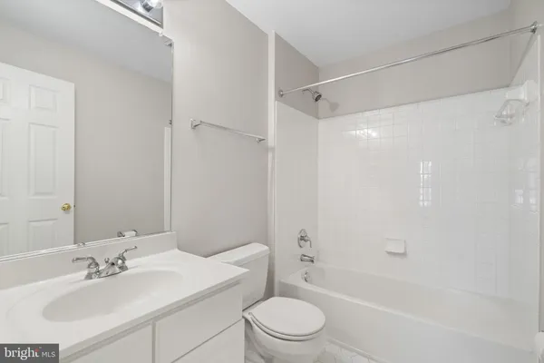 $3,200 | 177 Martin Lane, Alexandria, VA 22304