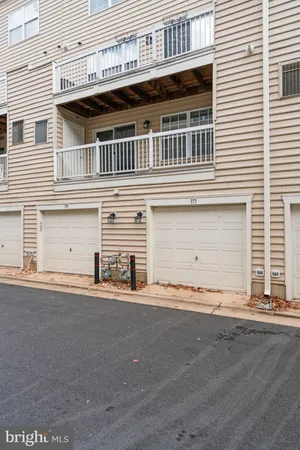 $3,200 | 177 Martin Lane, Alexandria, VA 22304
