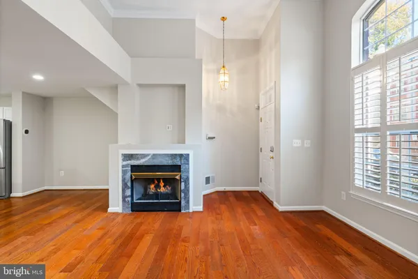 $3,200 | 177 Martin Lane, Alexandria, VA 22304