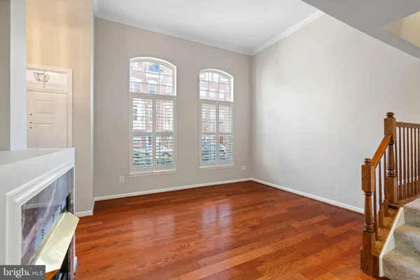$3,200 | 177 Martin Lane, Alexandria, VA 22304