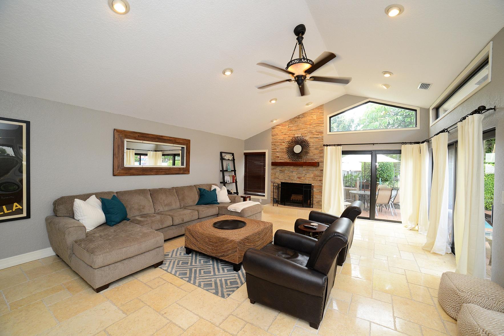 21717 Club Villa Terrace Boca Raton, FL 33433 - Photo 2 of 22 LIVING
