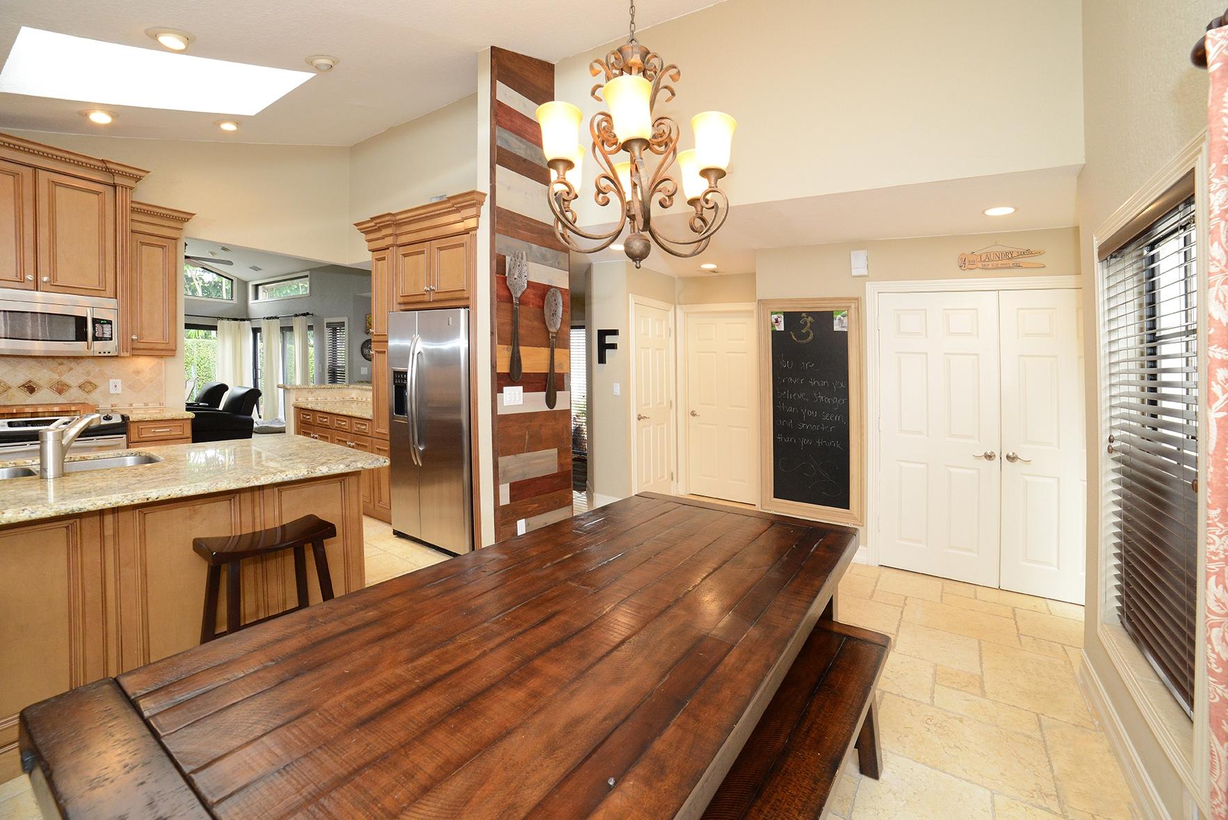21717 Club Villa Terrace Boca Raton, FL 33433 - Photo 6 of 22 KIT DINING LIVING