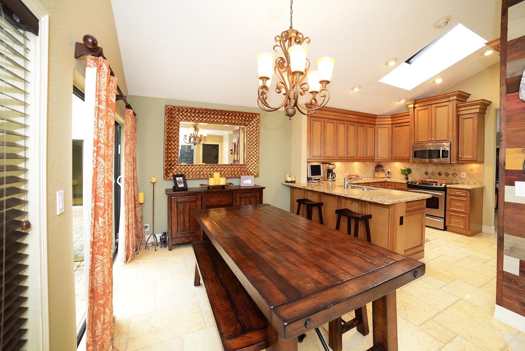 21717 Club Villa Terrace Boca Raton, FL 33433 - Photo 7 of 22 KIT DINING