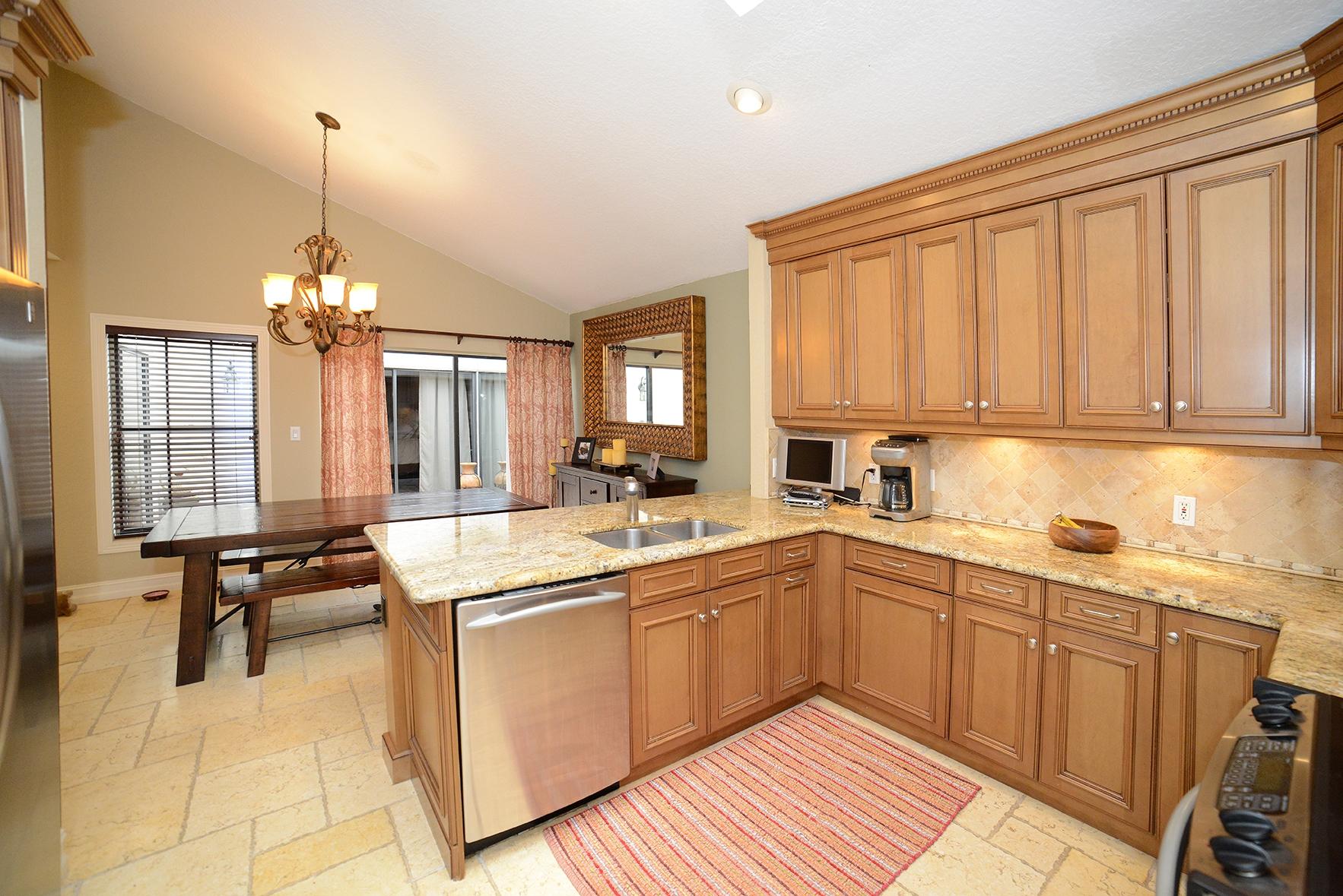 21717 Club Villa Terrace Boca Raton, FL 33433 - Photo 9 of 22 KITCHEN DINING