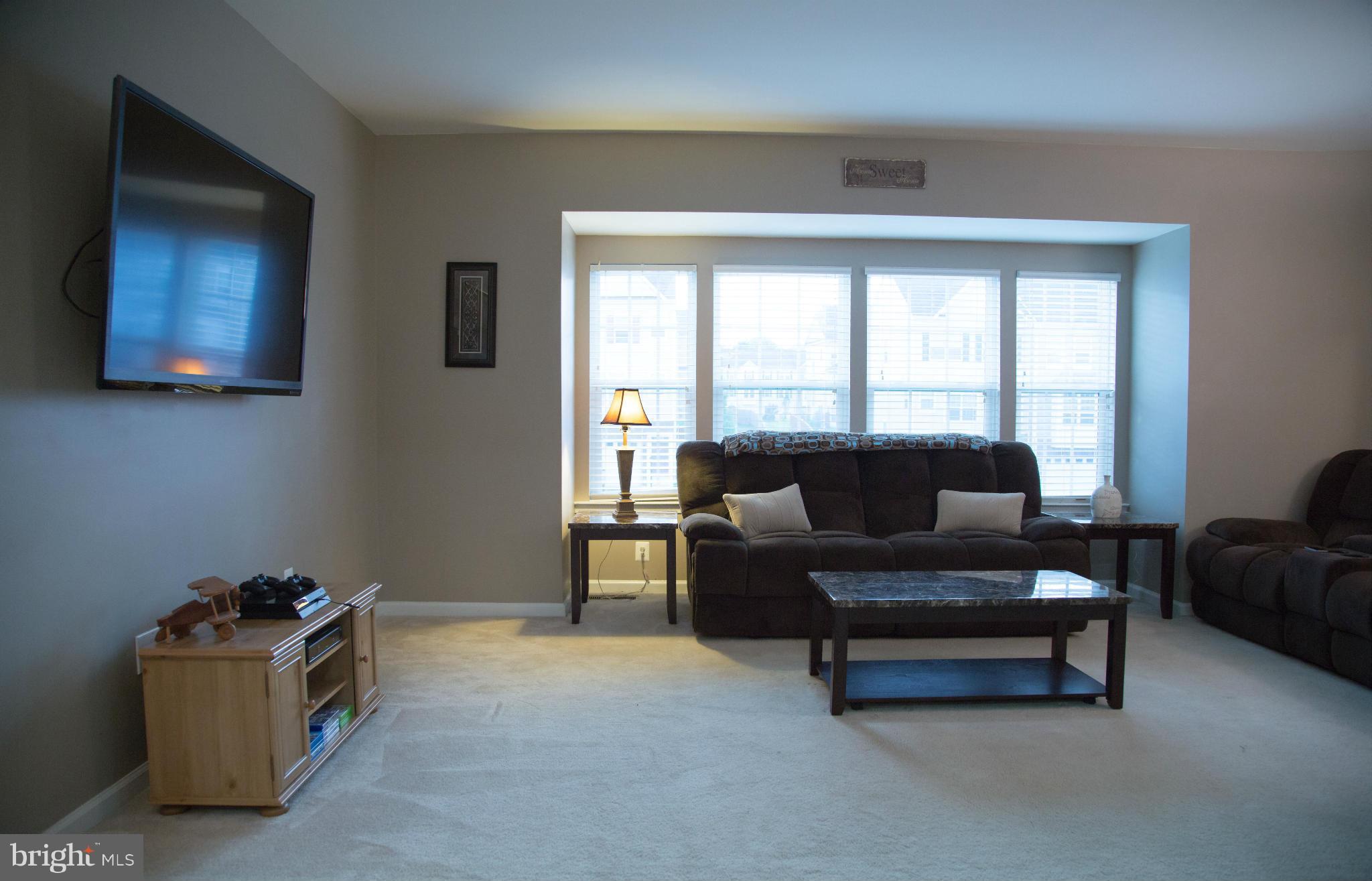 92 Short Branch Road Stafford, VA 22556 - Photo 6 of 17 Living Room