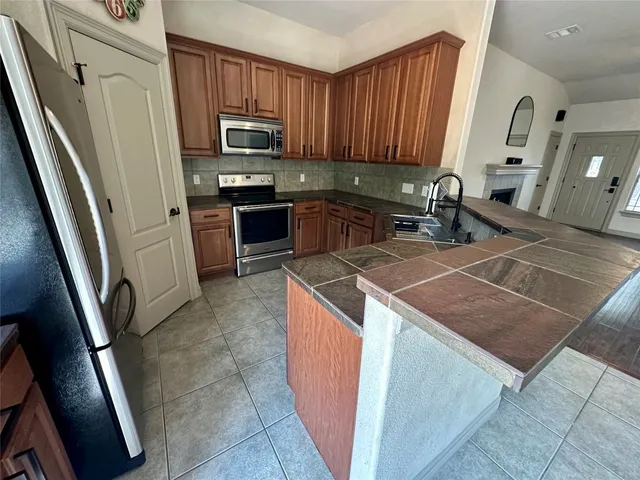 $2,400 | 15105 Cavalier Canyon Drive, Lakeway, TX 78734