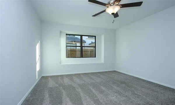 $2,850 | 7124 Elgin Street, Pearland, TX 77584